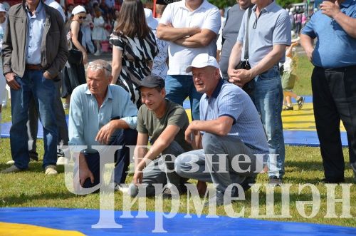 Чирмешән Сабан туе: баш батыр Марат Каримовны питбайк белән бүләкләделәр (ФОТОРЕПОРТАЖ)