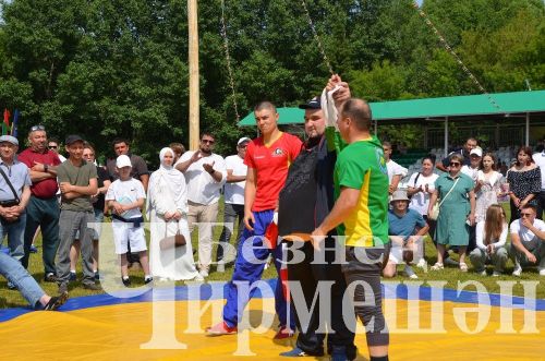 Чирмешән Сабан туе: баш батыр Марат Каримовны питбайк белән бүләкләделәр (ФОТОРЕПОРТАЖ)