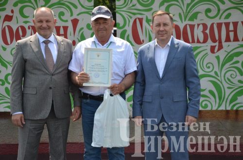 Чирмешән Сабан туе: кыр батыры мини-тракторга ия (ФОТОРЕПОРТАЖ)