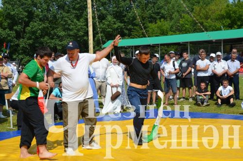 Чирмешән Сабан туе: баш батыр Марат Каримовны питбайк белән бүләкләделәр (ФОТОРЕПОРТАЖ)
