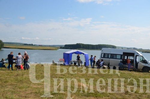 Черемшанцы на Ильмовском пруду соревновались в рыбной ловле (ФОТОРЕПОРТАЖ)