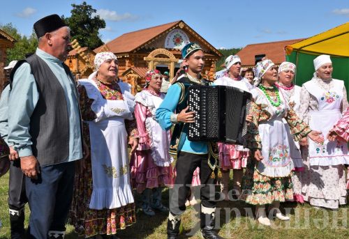 Чирмешәндә "Суган даласы" бәйрәме узды (ФОТОРЕПОРТАЖ)