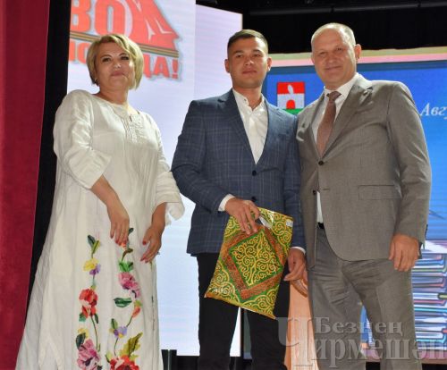 Чирмешәндә яңа уку елы алдыннан укытучыларны бүләкләделәр (ФОТОРЕПОРТАЖ)