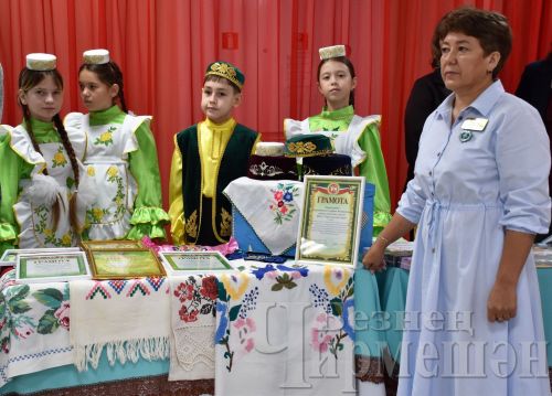 Чирмешәндә укытучыларның август конференциясе хәйрия ярминкәсе белән башланды (ФОТОРЕПОРТАЖ)