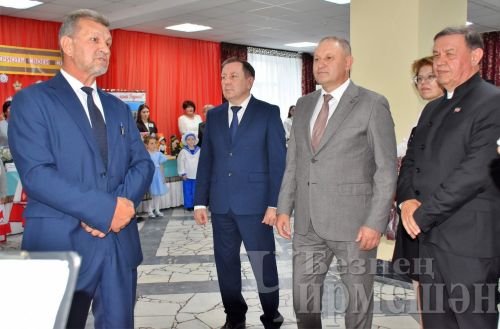 Чирмешәндә укытучыларның август конференциясе хәйрия ярминкәсе белән башланды (ФОТОРЕПОРТАЖ)