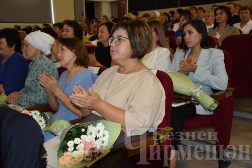 Чирмешәндә укытучыларның август конференциясе хәйрия ярминкәсе белән башланды (ФОТОРЕПОРТАЖ)