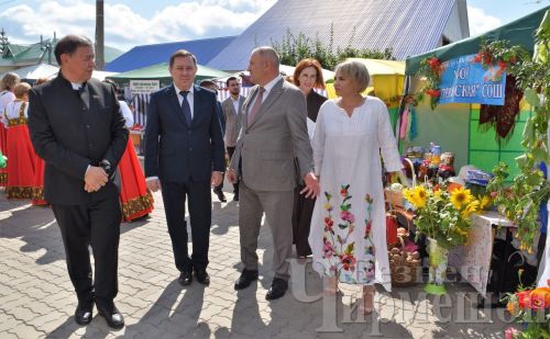 Чирмешәндә укытучыларның август конференциясе хәйрия ярминкәсе белән башланды (ФОТОРЕПОРТАЖ)