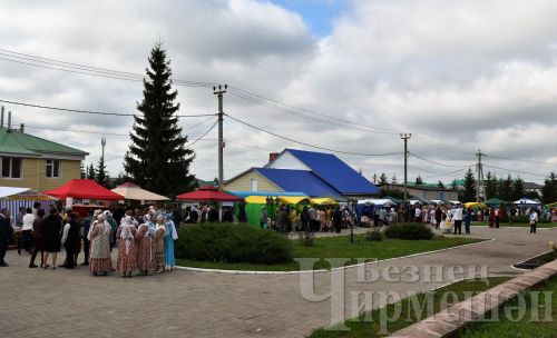 Чирмешәндә укытучыларның август конференциясе хәйрия ярминкәсе белән башланды (ФОТОРЕПОРТАЖ)