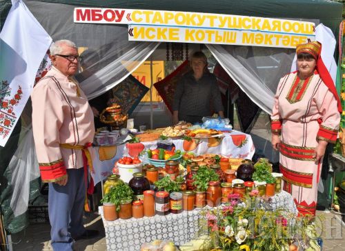 Чирмешәндә укытучыларның август конференциясе хәйрия ярминкәсе белән башланды (ФОТОРЕПОРТАЖ)
