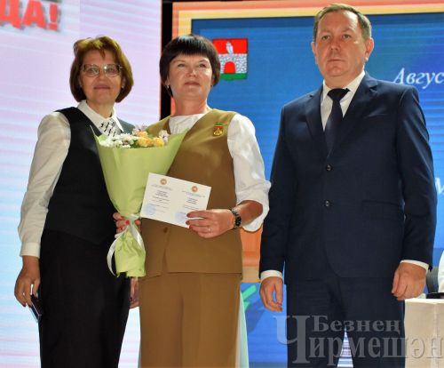 Чирмешәндә яңа уку елы алдыннан укытучыларны бүләкләделәр (ФОТОРЕПОРТАЖ)