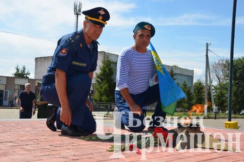 Чирмешәндә һава десантчылары бәйрәм итте (ФОТОРЕПОРТАЖ)