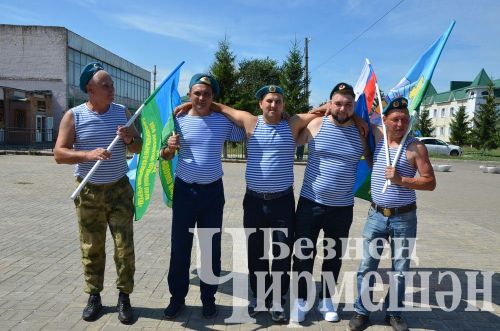 Чирмешәндә һава десантчылары бәйрәм итте (ФОТОРЕПОРТАЖ)