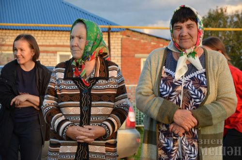 Кирпеч заводы бистәсендә күршеләр бәйрәм итте (ФОТОРЕПОРТАЖ)