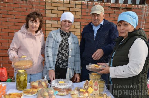 Чирмешән районы мәктәпләре Игелеклелек ярминкәсендә сату итте (ФОТОРЕПОРТАЖ)