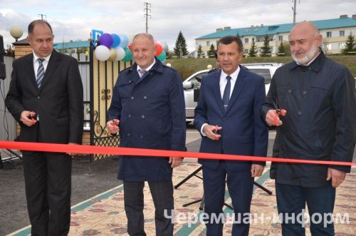 Двойной праздник в Черемшане: тепло души и новые дороги (ФОТОРЕПОРТАЖ)