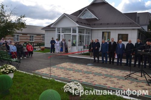 Двойной праздник в Черемшане: тепло души и новые дороги (ФОТОРЕПОРТАЖ)