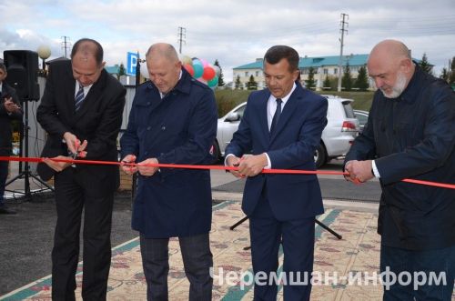 Двойной праздник в Черемшане: тепло души и новые дороги (ФОТОРЕПОРТАЖ)