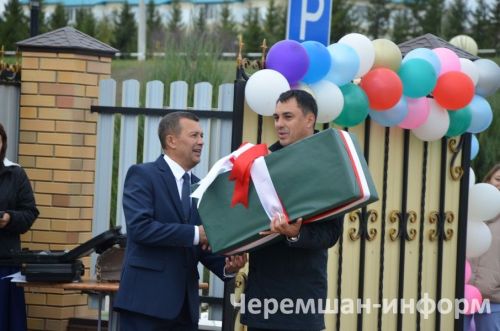 Двойной праздник в Черемшане: тепло души и новые дороги (ФОТОРЕПОРТАЖ)