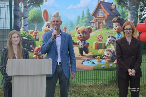 Бәркәтәдә "Татнефть" грантына балалар мәйданчыгы ясадылар (ФОТОРЕПОРТАЖ)