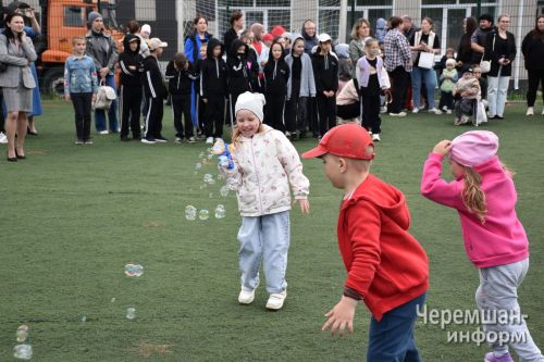 Чирмешәндә Балаларны яклау көненә күбекле шоу оештырганнар (ФОТОРЕПОРТАЖ)