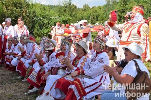 Чирмешән районындагы «Уяв» төсләре: озакка истә калачак бәйрәмнең фототарихы (ФОТОРЕПОРТАЖ)