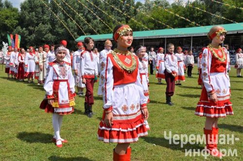 Чирмешән районындагы «Уяв» төсләре: озакка истә калачак бәйрәмнең фототарихы (ФОТОРЕПОРТАЖ)