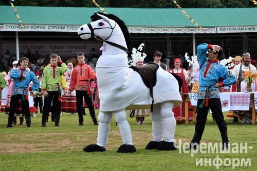 Чирмешән районындагы «Уяв» төсләре: озакка истә калачак бәйрәмнең фототарихы (ФОТОРЕПОРТАЖ)