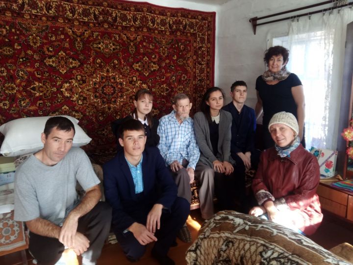 К Черемшанскому ветерану, которому в ноябре исполнится 100 лет, пришли активисты