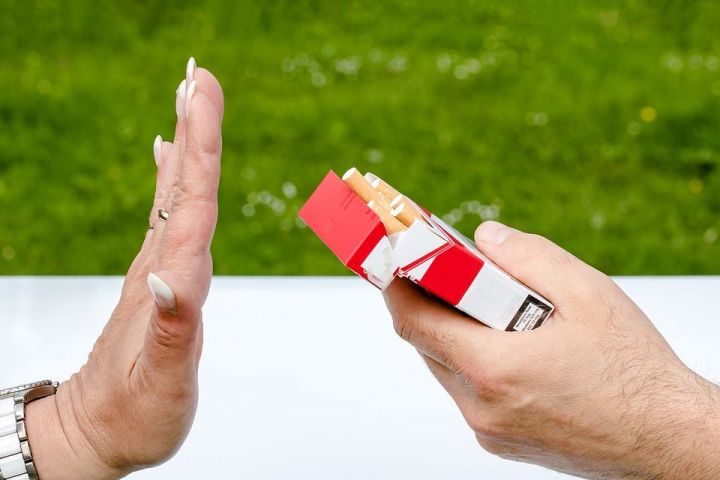 Нарколог Татарстана: Сигареты в России должны стоить 400 — 450 рублей за пачку, как в США