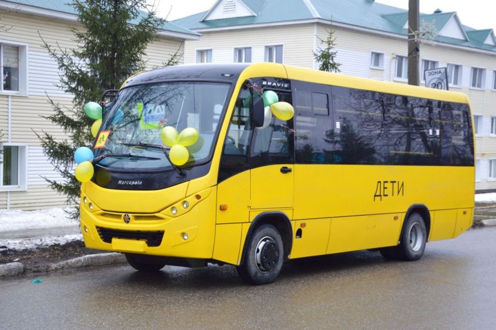 Черемшанской кадетской школе-интернату подарили автобус