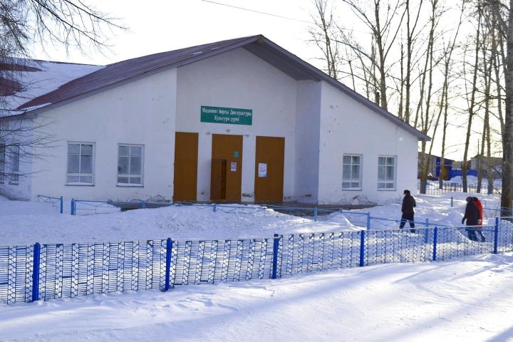 В Ивашкинском сельском Доме культуры, построенном в 1975 году, начался ремонт