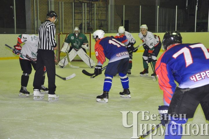Черемшанские хоккеисты проиграли Казанской команде