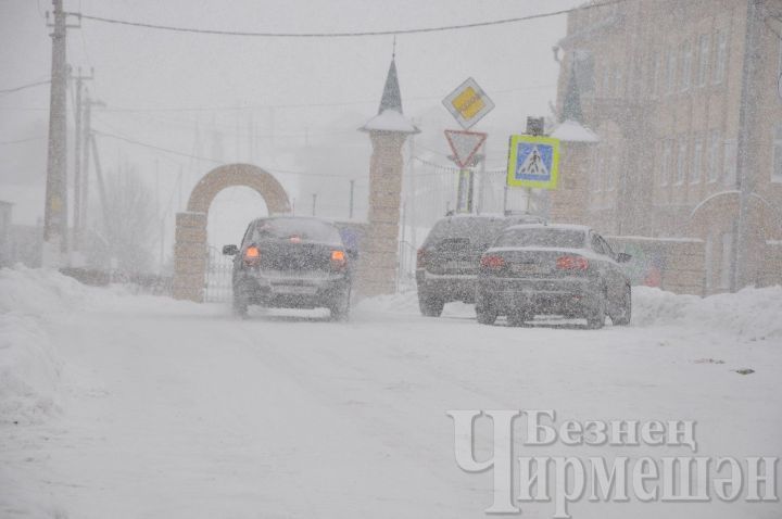 Синоптики предупредили о метели и снежных заносах на дорогах Татарстана