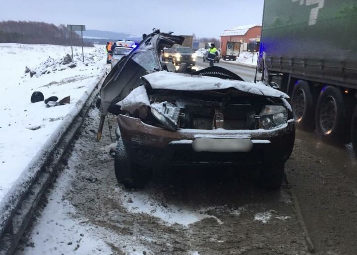 Три человека погибли в страшной аварии на трассе М7 в Татарстане