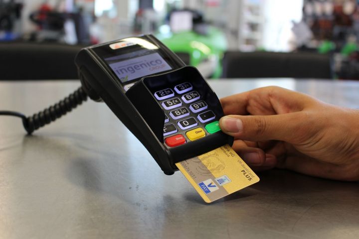 За что придётся платить владельцам банковских карт в 2020 году- 4 новых правила