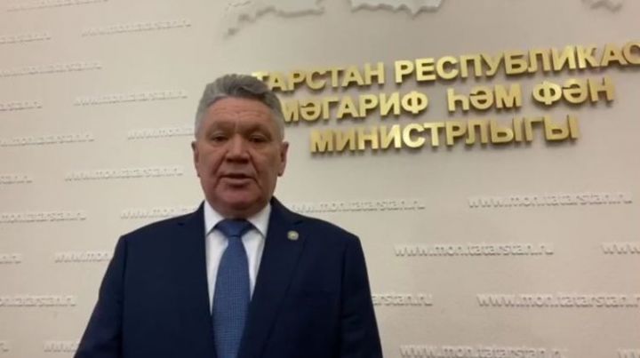 Бурганов выступил с заявлением о возобновлении учебы с 6 апреля в дистанционной форме
