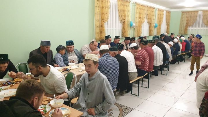 В Черемшанской мечети «Мушбикэ» провели Курбан-меджлис