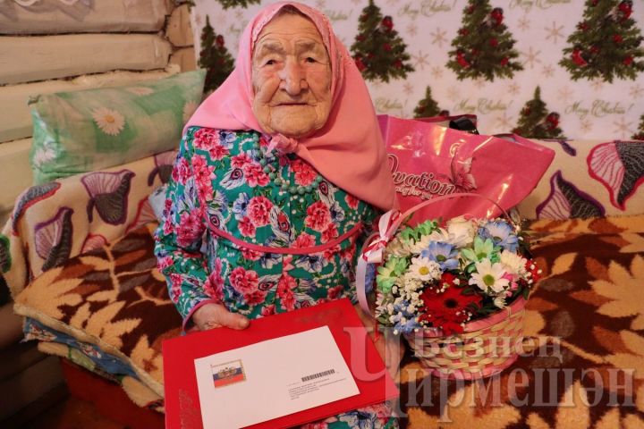 95-летняя Махтума эби из Подлесного Утямыша спела и станцевала для гостей