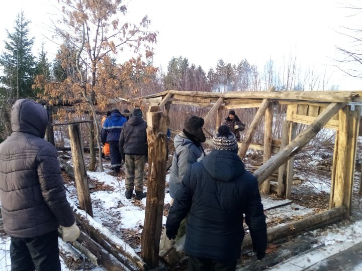 Туймәтлеләр  кышка кергәнче зиратта тагын бер өмә оештырдылар