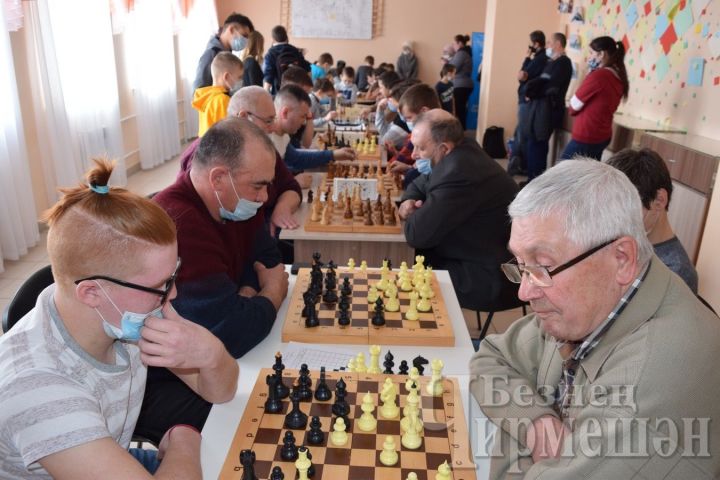 Чирмешәндә узган шахмат турнирында, булачак энергетик район чемпионын да отты