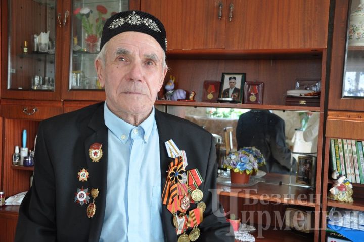 Габдулхак бабай Зиганшин из Верхнего Чегодая День Победы встретил в Латвии