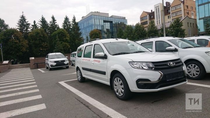 42 районные больницы Татарстана получили новые автомобили