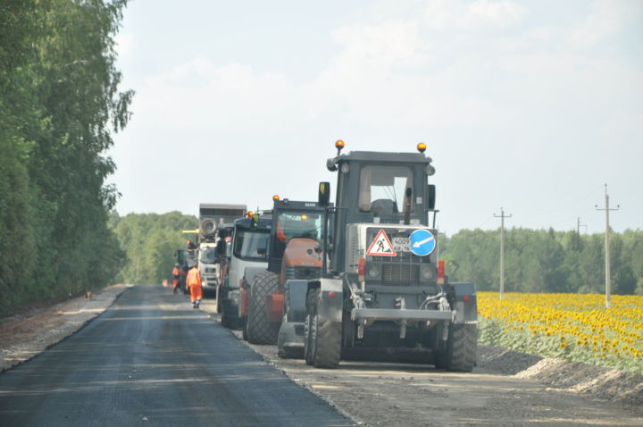 Ремонт дорог в Черемшанском районе продолжится и на следующий год