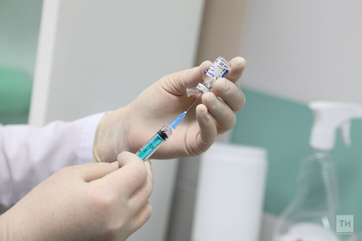 Татарстанда 37 балага коронавирустан вакцина ясалган