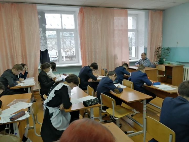 Школьники Черемшанского района проверяют свои знания