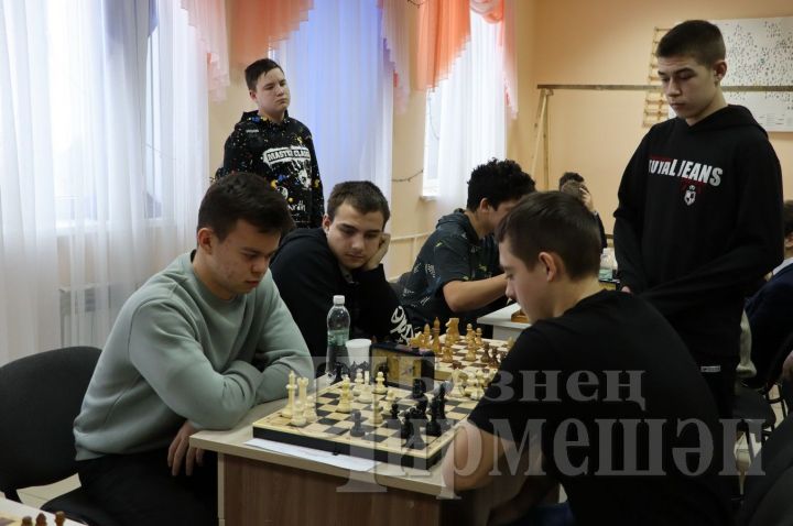 Чирмешәндә шахмат буенча район беренчелегендә 55 уенчы көч сынашты
