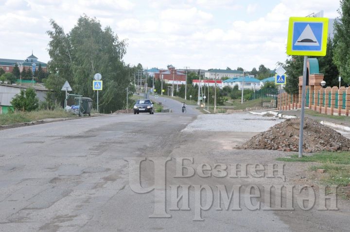 В Черемшане ремонтируют дорогу