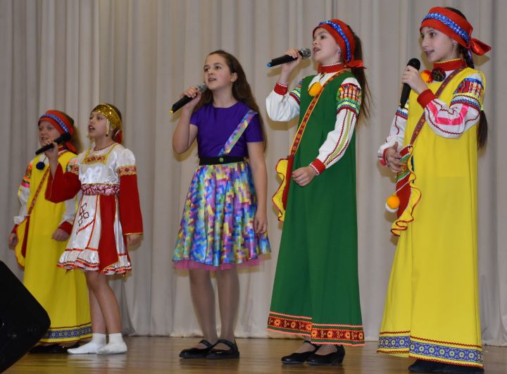 Татар эстрадасы йолдызлары Чирмешән “йолдызчыкларын” осталыкка өйрәттеләр