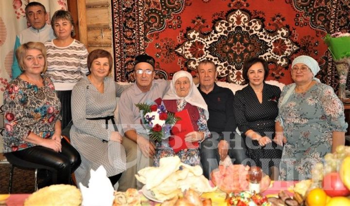 Югары Кәминкәдә яшәүче Мәймүнә Нургатинага 90 яшь тулды