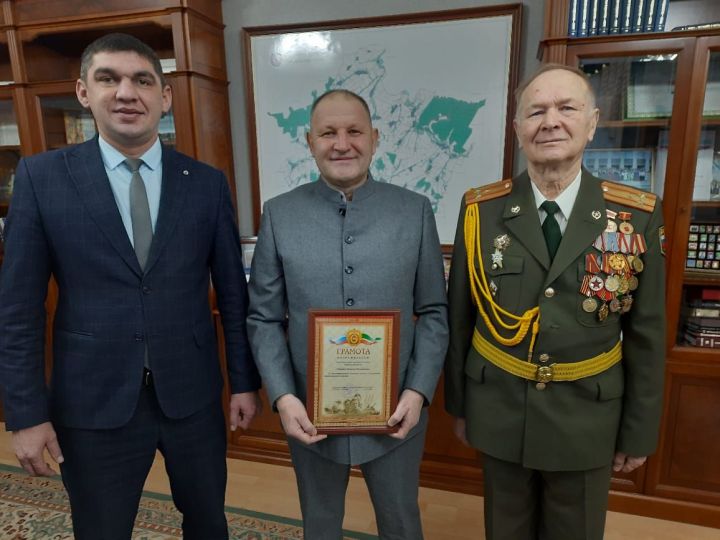 Чирмешән районы башлыгын Грамота белән бүләкләделәр